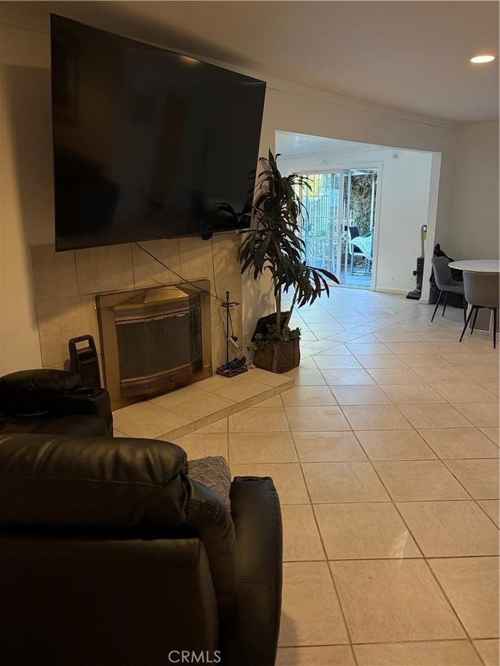 17443 Elkwood St - Photo 2 of 24