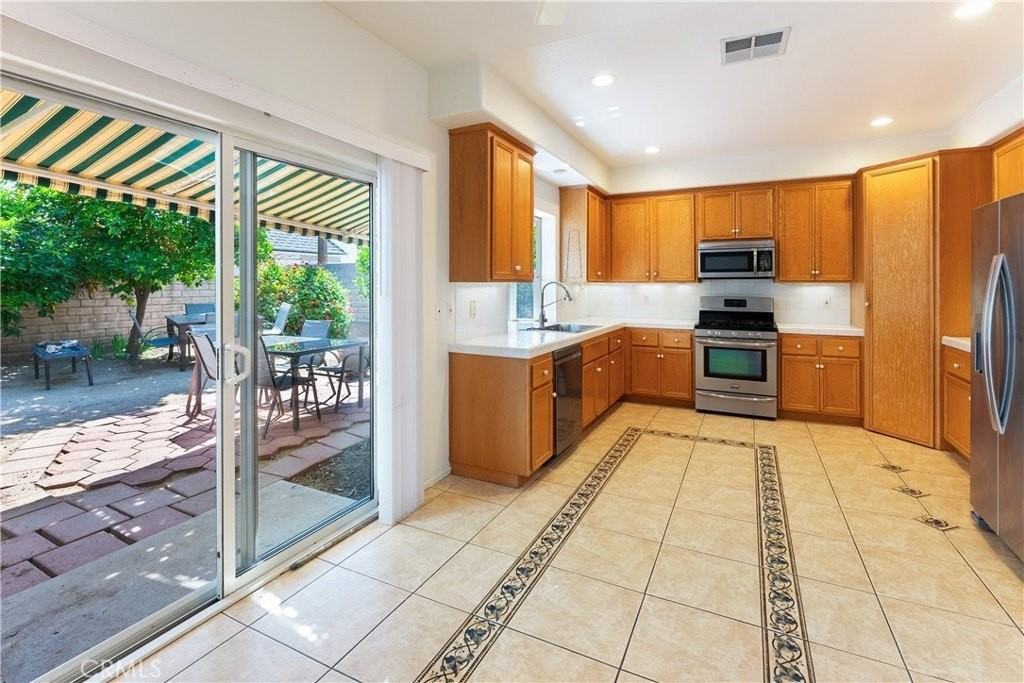 18720 Welby Way - Photo 5 of 16