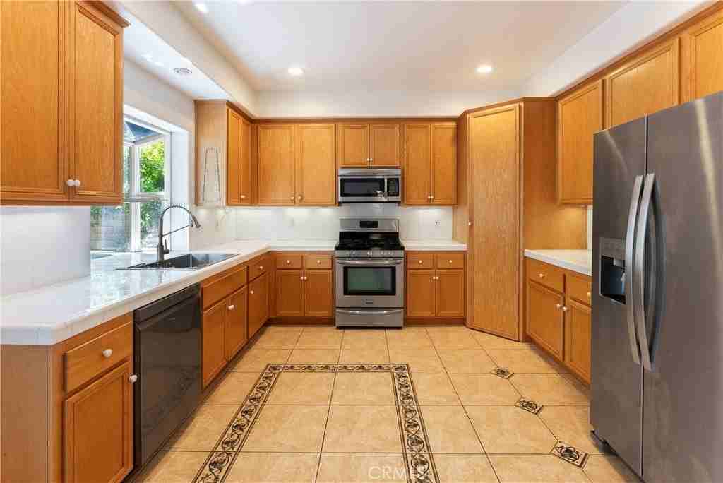 18720 Welby Way - Photo 6 of 16