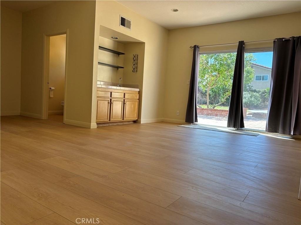 7515 Melvin Ave - Photo 5 of 48