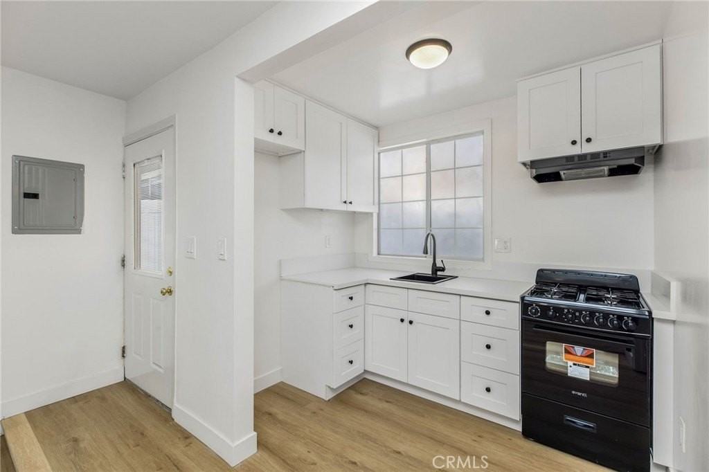 16640 Los Alimos St - Photo 3 of 8