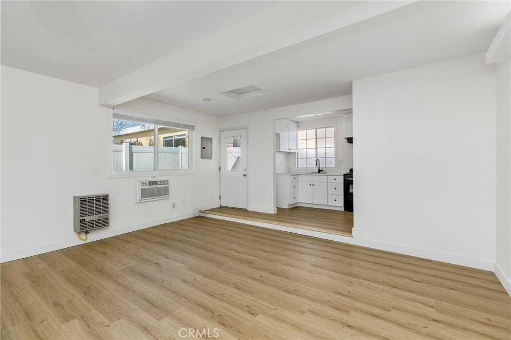 16640 Los Alimos St - Photo 4 of 8