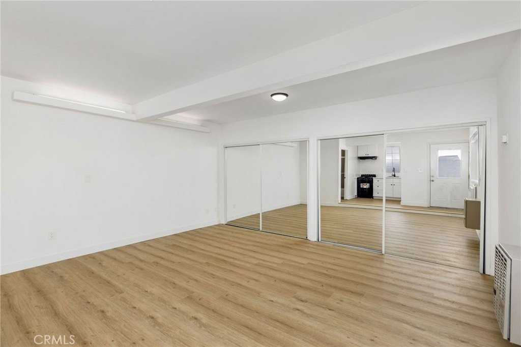 16640 Los Alimos St - Photo 5 of 8