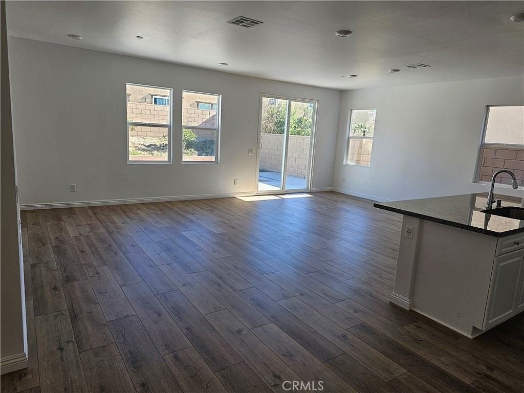 4725 S Scott Way - Photo 2 of 29