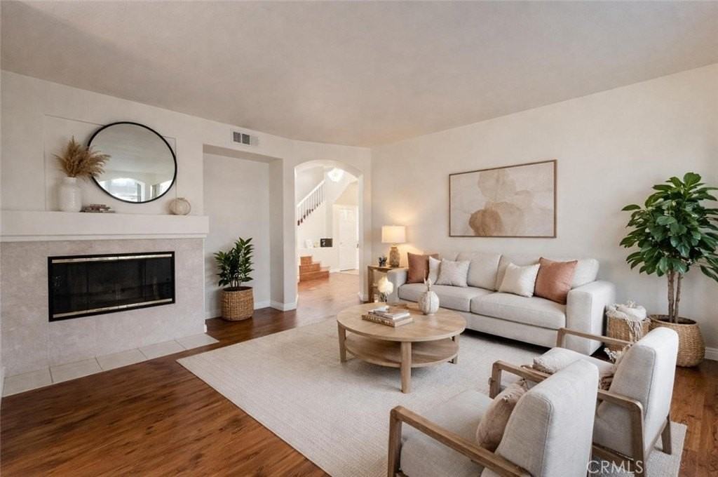 4286 Foxrun Dr - Photo 2 of 26