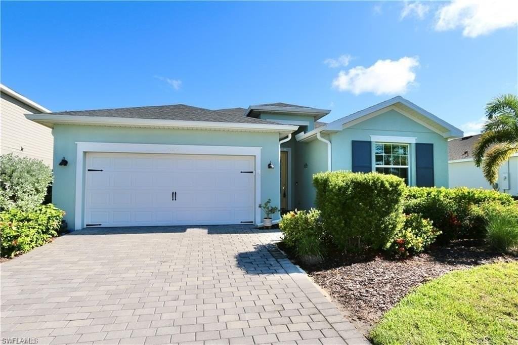 17876 Woodland Ct - Photo 2 of 37