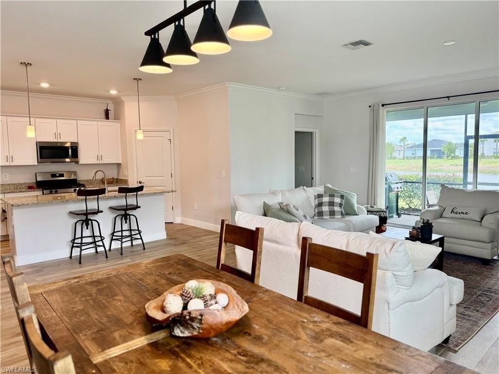 17876 Woodland Ct - Photo 6 of 37