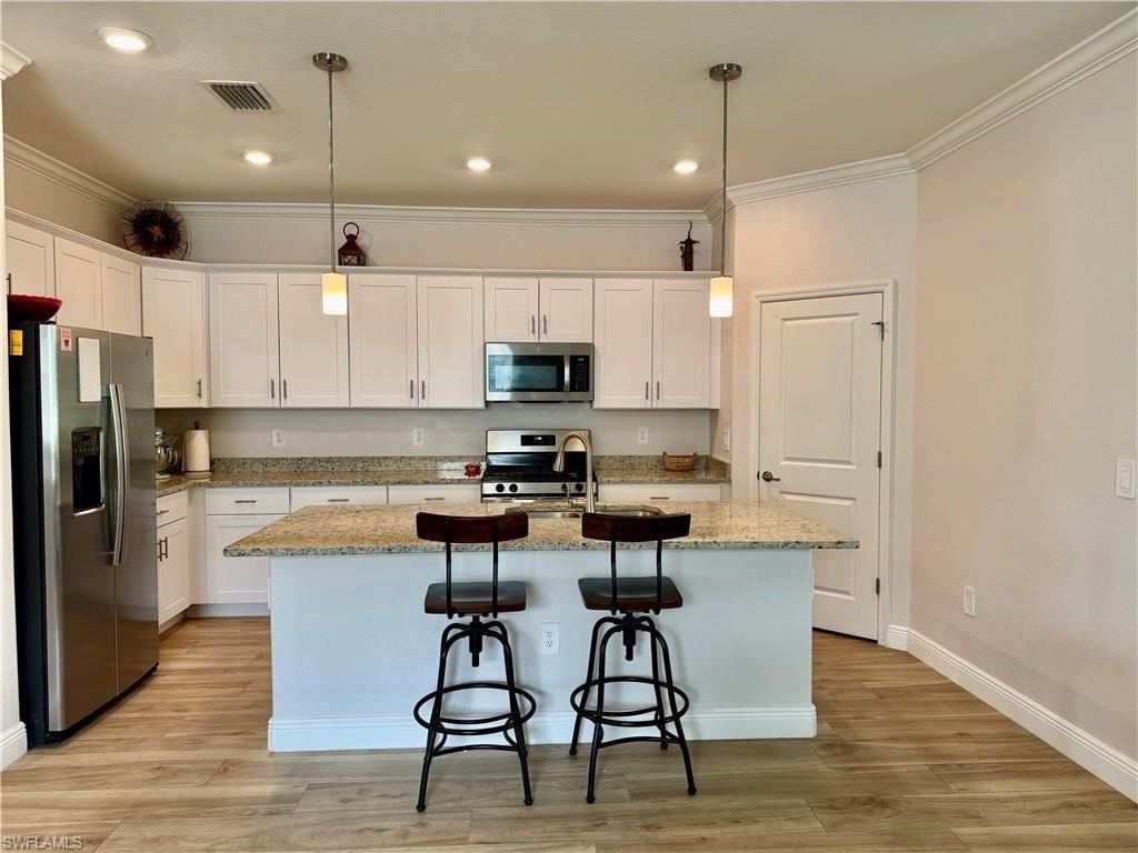 17876 Woodland Ct - Photo 7 of 37