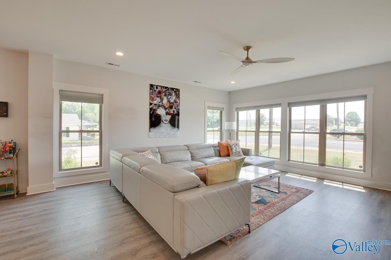 3000 9th Ave Sw - Photo 6 of 31