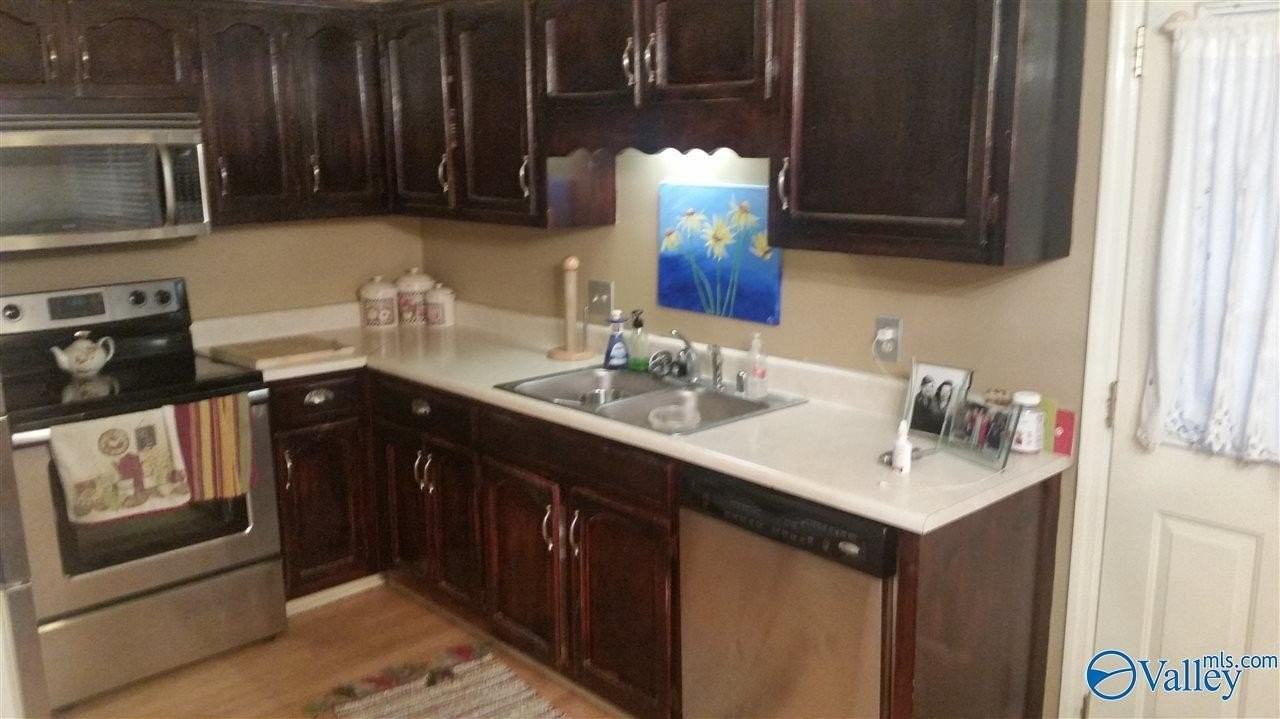 1716 Ward Ave Ne - Photo 4 of 8