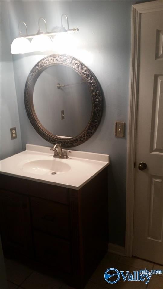 1716 Ward Ave Ne - Photo 6 of 8