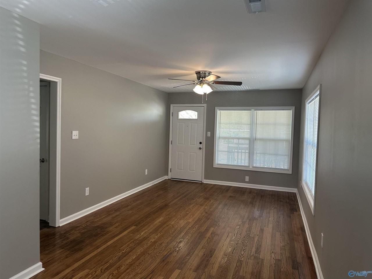 3111 Hale Dr Sw - Photo 4 of 24