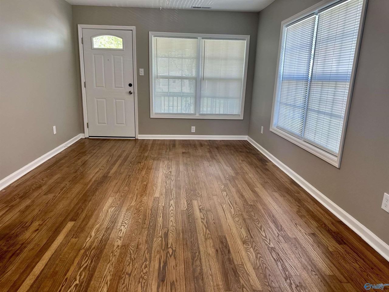 3111 Hale Dr Sw - Photo 5 of 24