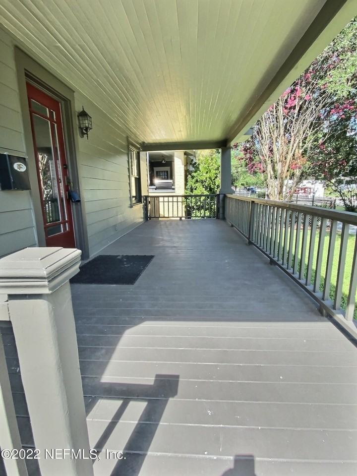 2304 Ernest St - Photo 3 of 30