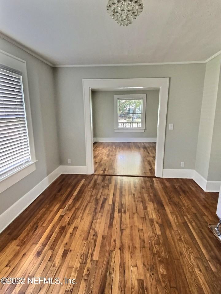 2304 Ernest St - Photo 7 of 30