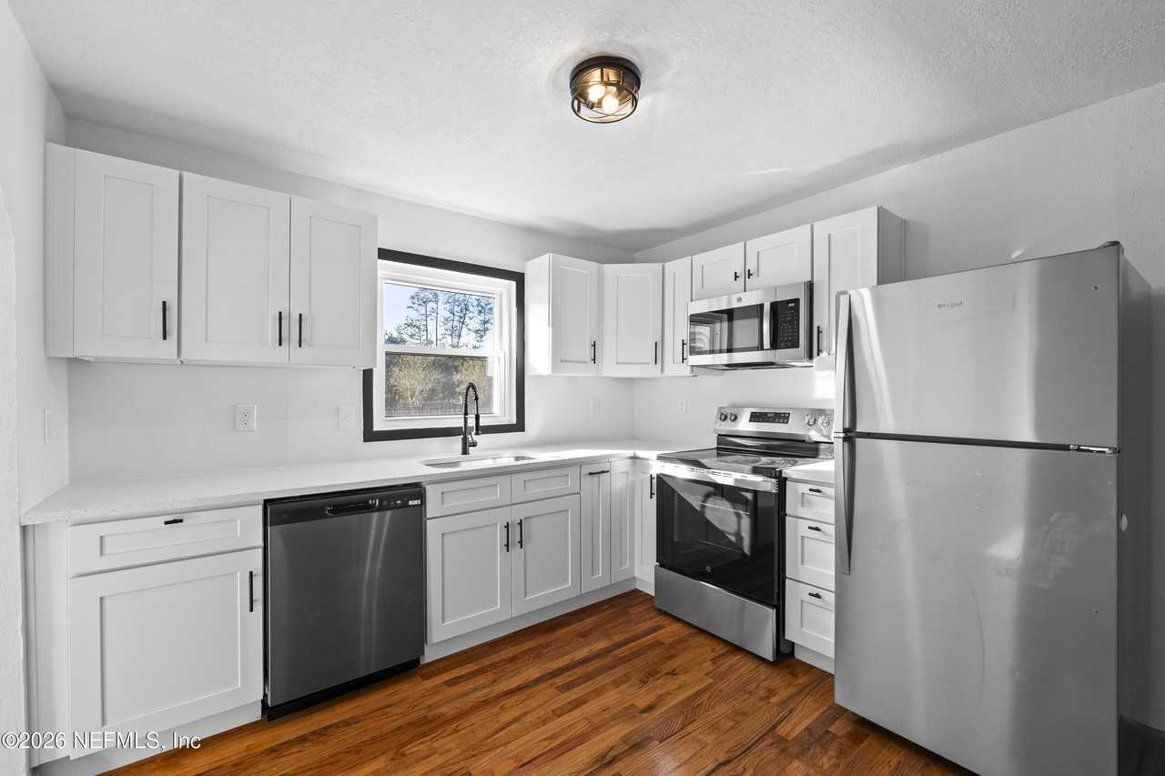 2389 Hilly Rd - Photo 3 of 23