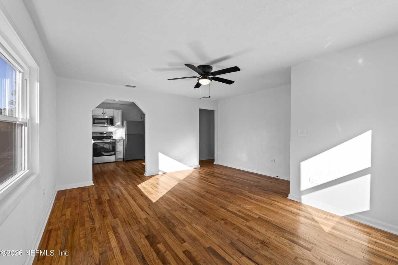 2389 Hilly Rd - Photo 6 of 23