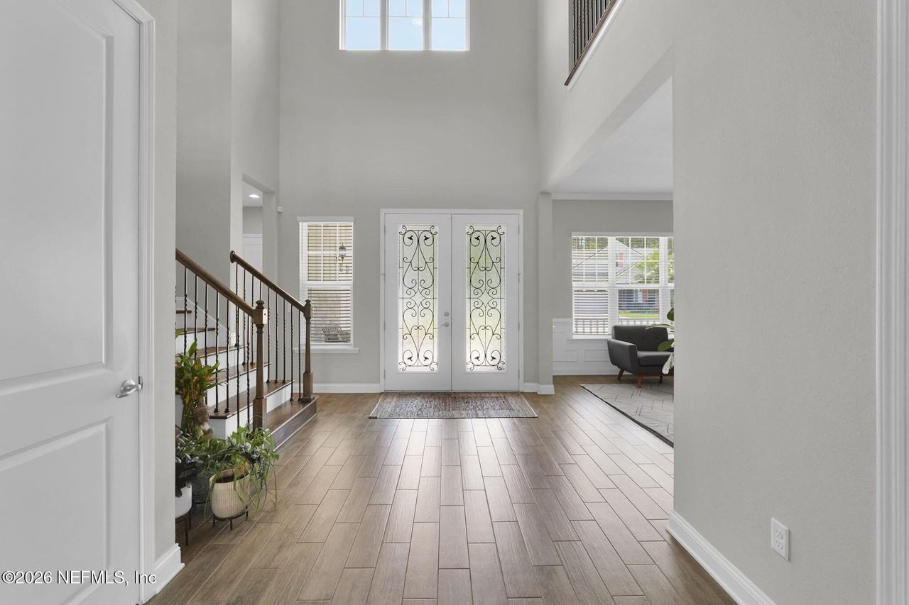 247 Huguenot Ln - Photo 4 of 50