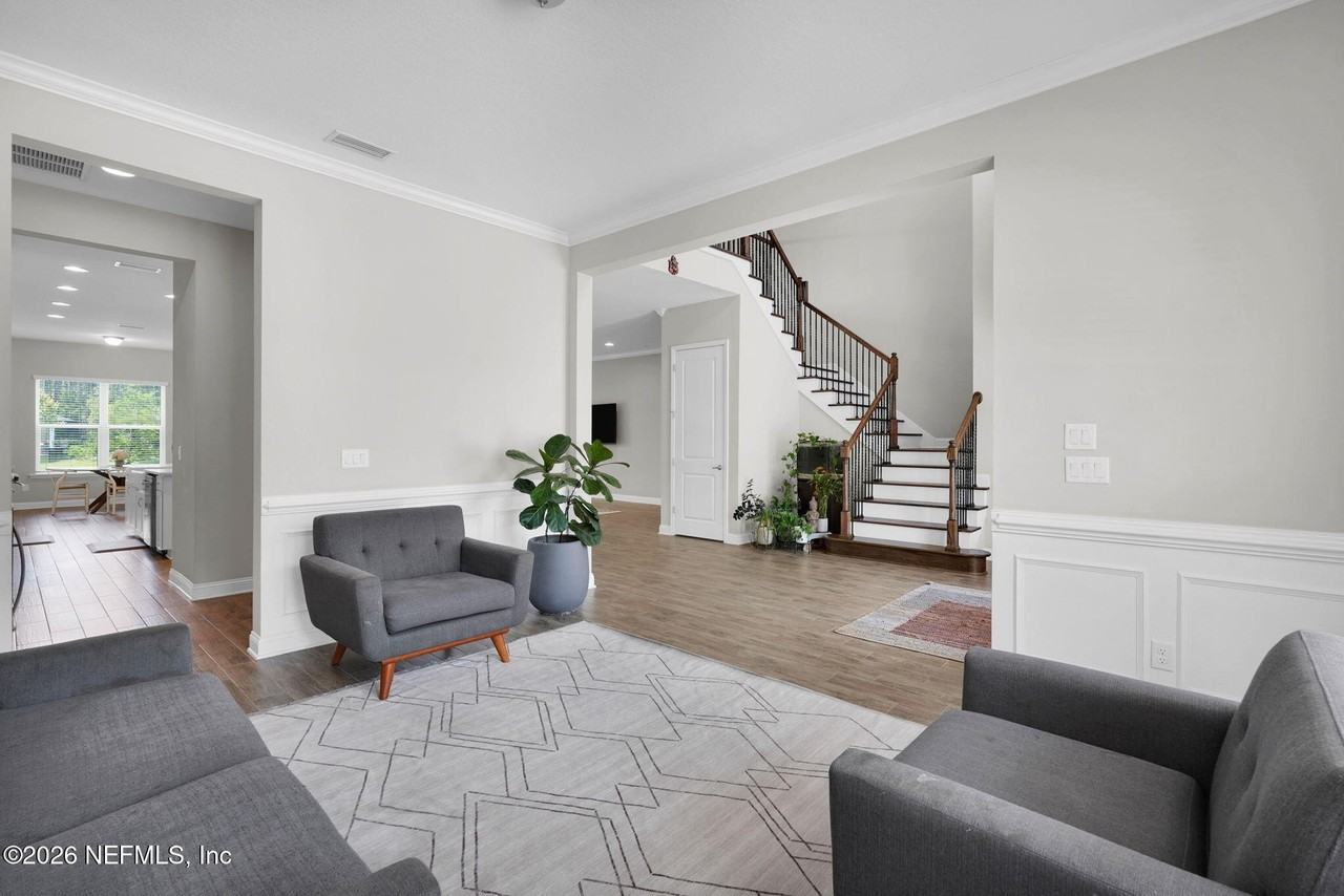 247 Huguenot Ln - Photo 7 of 50