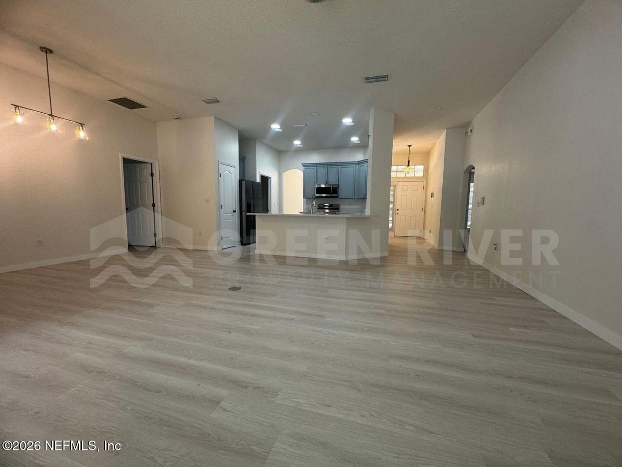 3176 Tower Oaks Dr - Photo 4 of 33