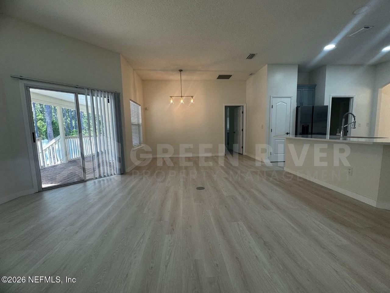 3176 Tower Oaks Dr - Photo 5 of 33