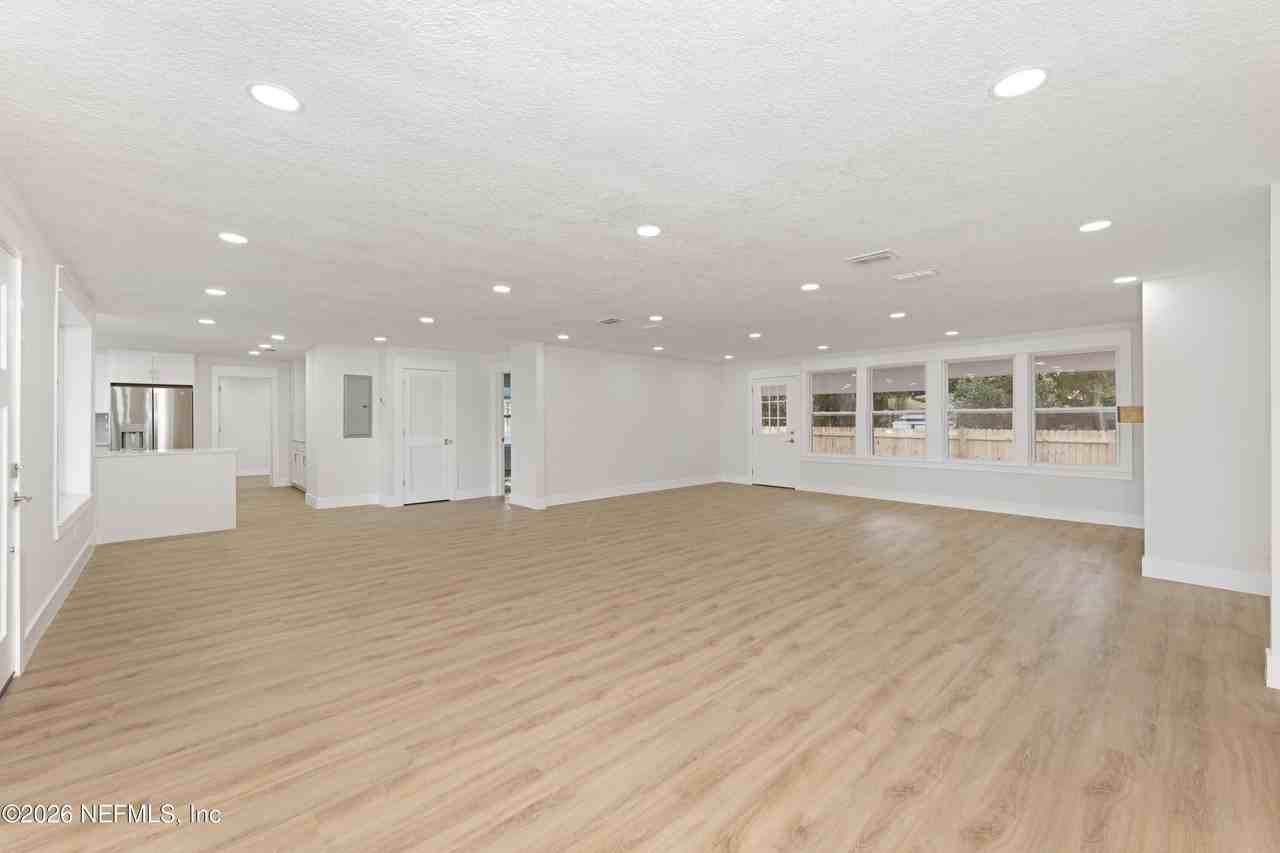 4308 Worth Dr E - Photo 7 of 23