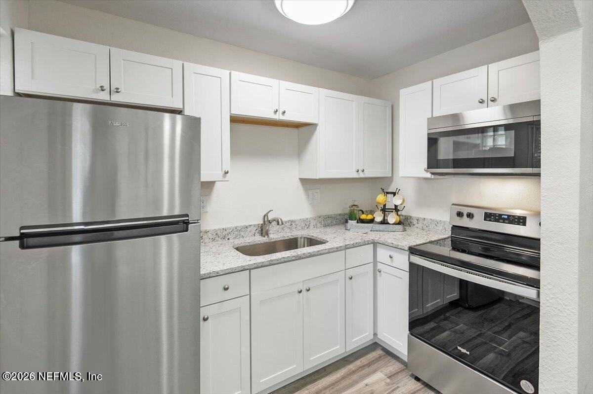 93 Lewis St - Photo 2 of 4