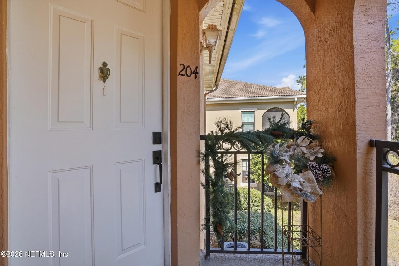 450 La Travesia Flora #204 - Photo 4 of 32