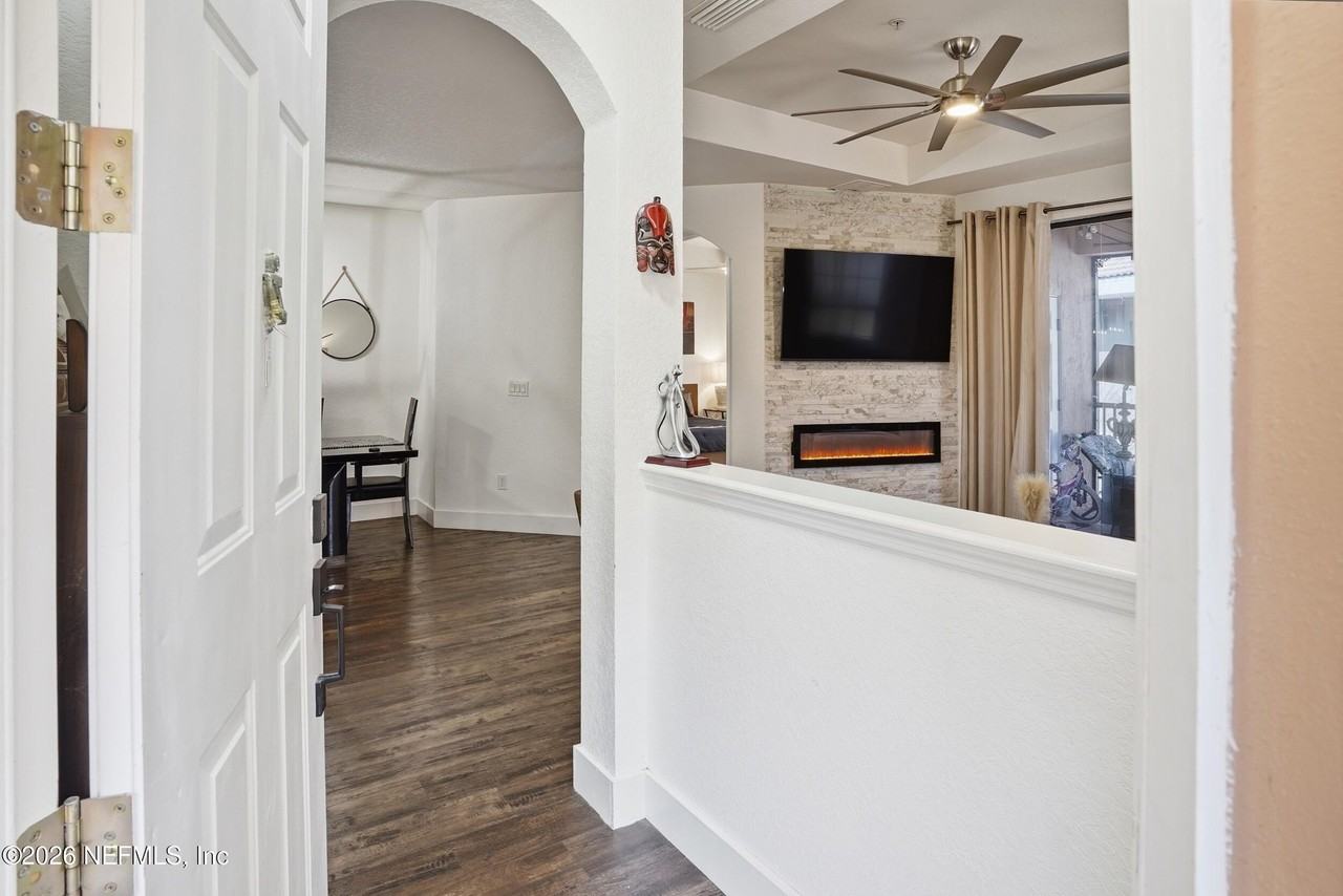 450 La Travesia Flora #204 - Photo 5 of 32