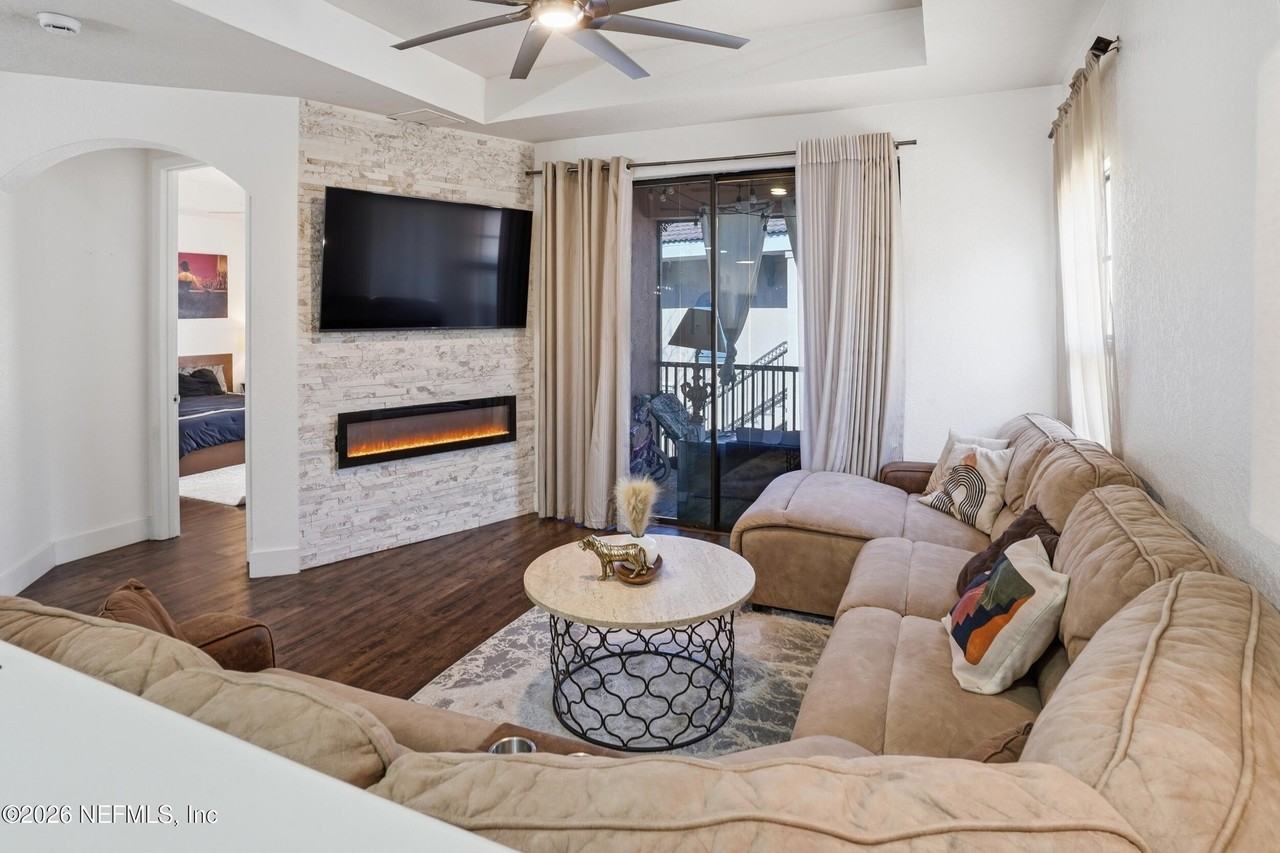 450 La Travesia Flora #204 - Photo 7 of 32