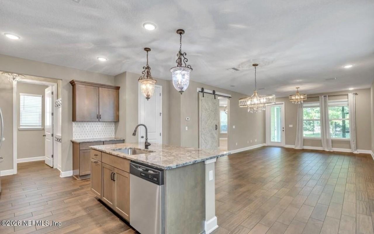 230 Vista Lake Cir - Photo 5 of 29