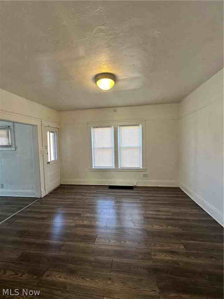 837 Wayside Rd Apt 2 - Photo 6 of 11