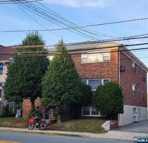 489 Main St Apt 3b - Photo 1 of 1