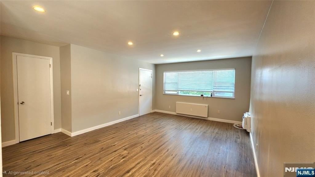 489 Main St Apt 3b - Photo 3 of 8