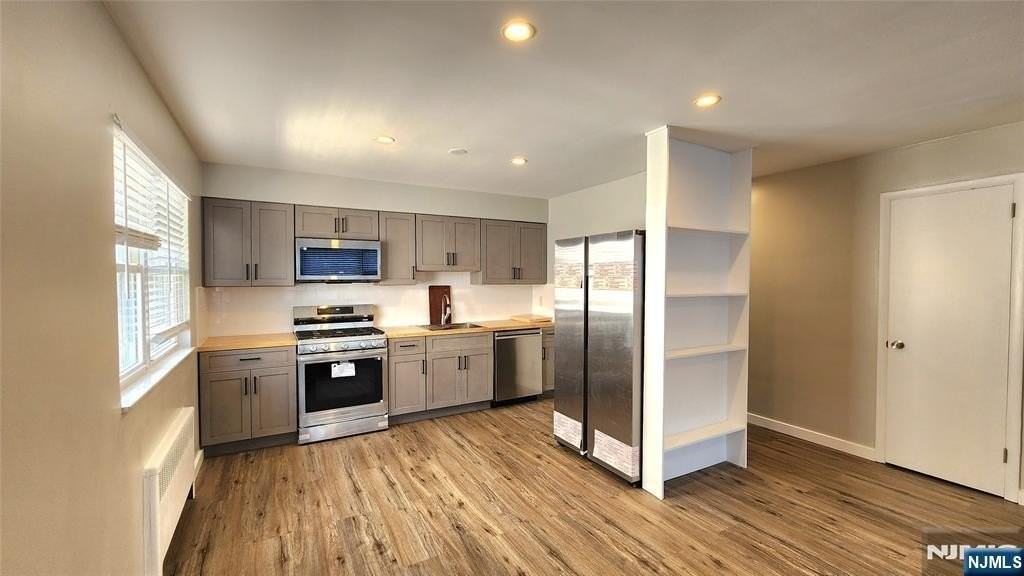 489 Main St Apt 3b - Photo 4 of 8