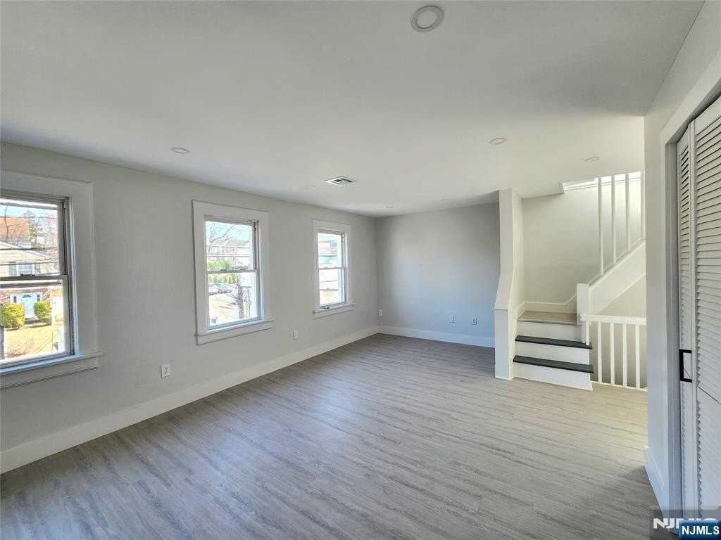 360 Palisade Ave 2nd Fl - Photo 3 of 8