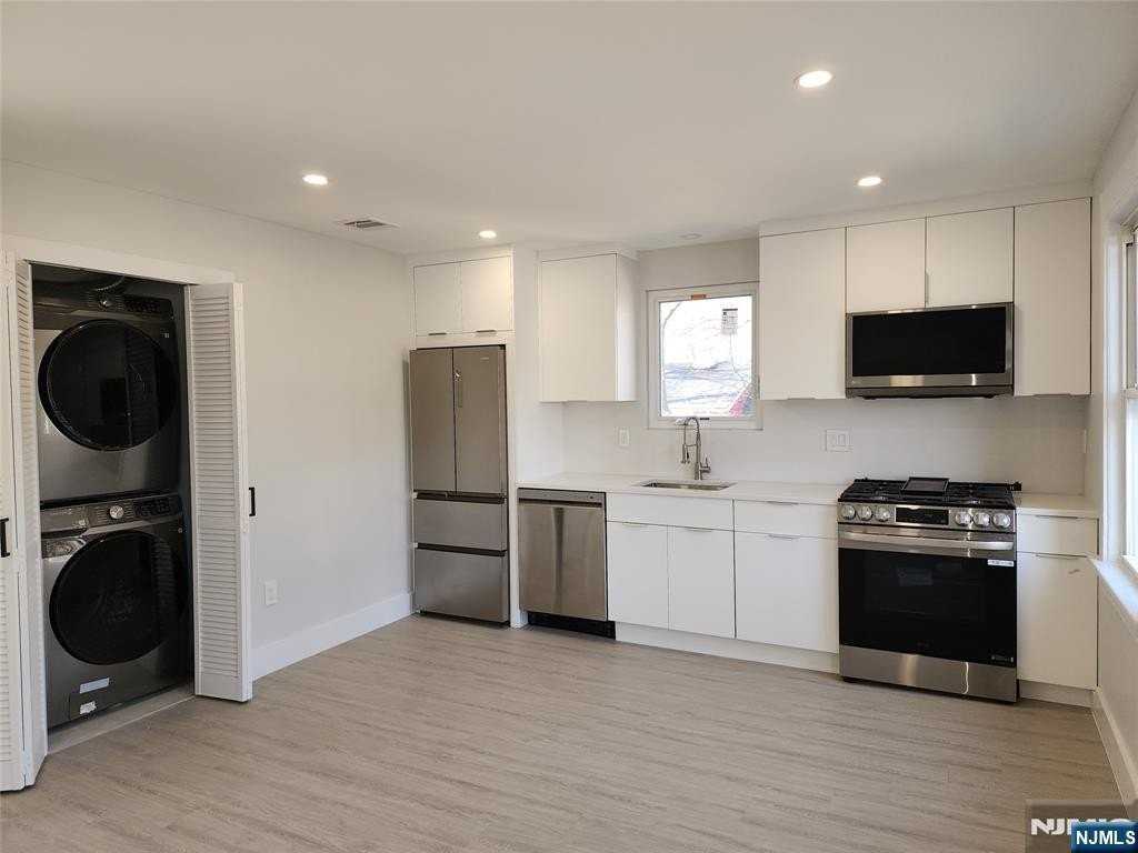 360 Palisade Ave 2nd Fl - Photo 4 of 8