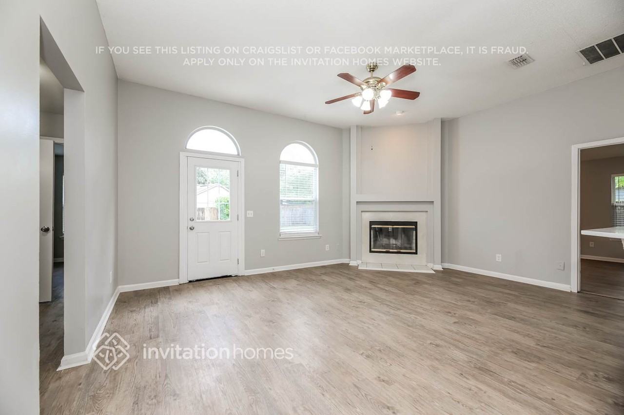 12341 Amanda Cove Trl - Photo 4 of 17