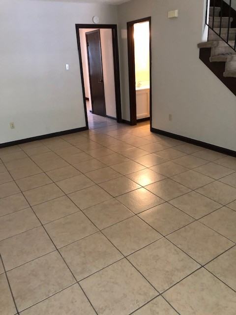 1242 Park Dr #1 - Photo 4 of 11