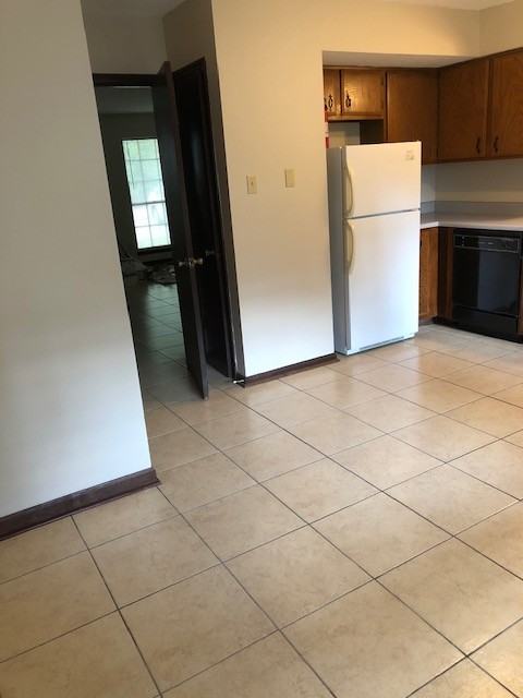 1242 Park Dr #1 - Photo 6 of 11