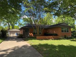 featured image of 888 Berkinshire Dr