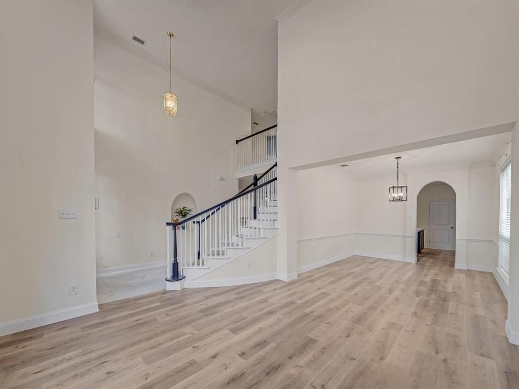 3904 Evesham Dr - Photo 3 of 27