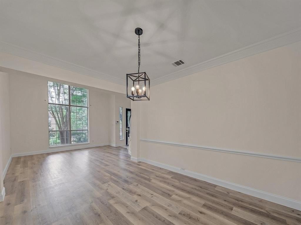 3904 Evesham Dr - Photo 5 of 27