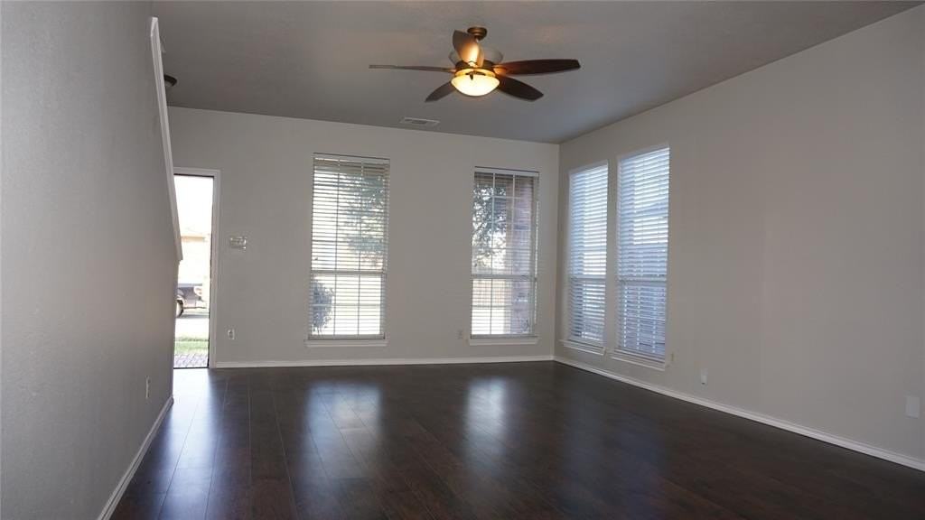 5613 Penwell Dr - Photo 4 of 21