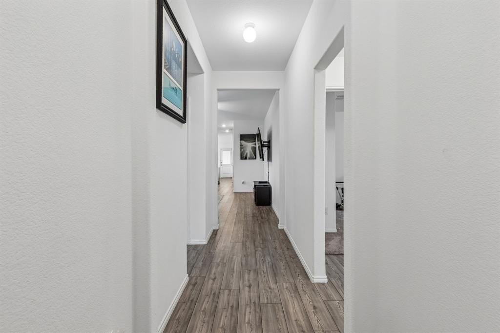 4001 Fairmont Ln - Photo 3 of 23