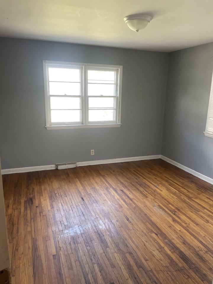 3811 E Zimmerly St #1 - Photo 3 of 8