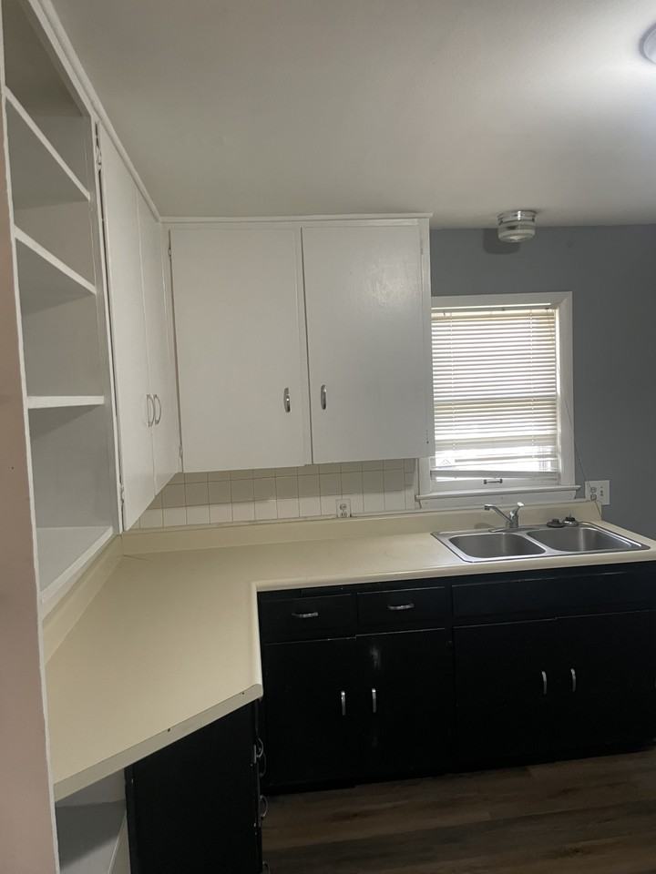 3811 E Zimmerly St #1 - Photo 4 of 8