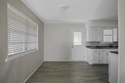 208 D St - Photo 2 of 13