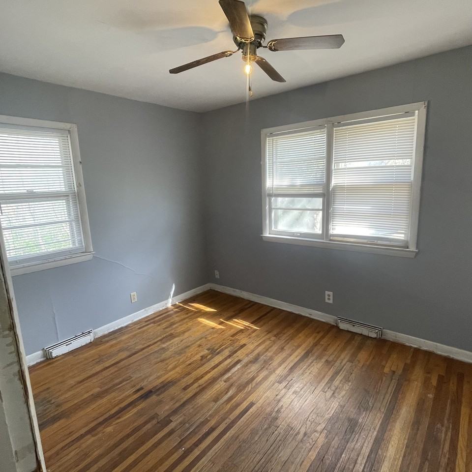 3813 E Zimmerly St #2 - Photo 5 of 7