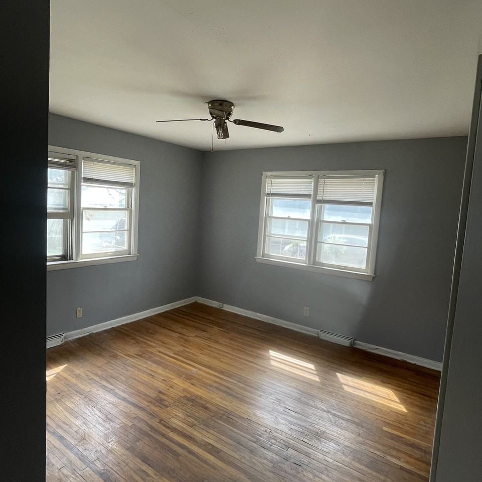 3813 E Zimmerly St #2 - Photo 6 of 7